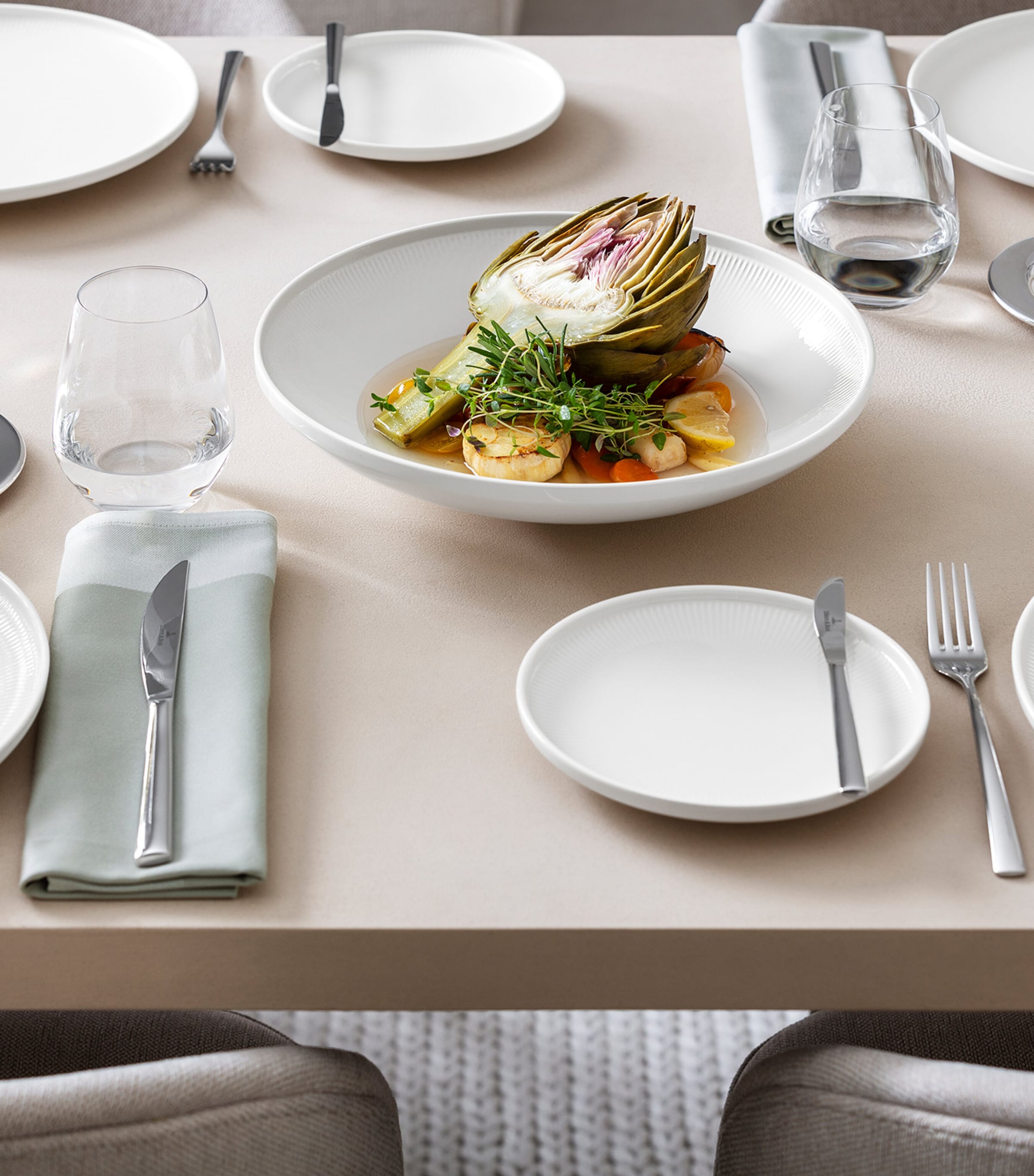 Villeroy & Boch porcelain Afina flat plates set of 6, 27cm diameter (British brand)