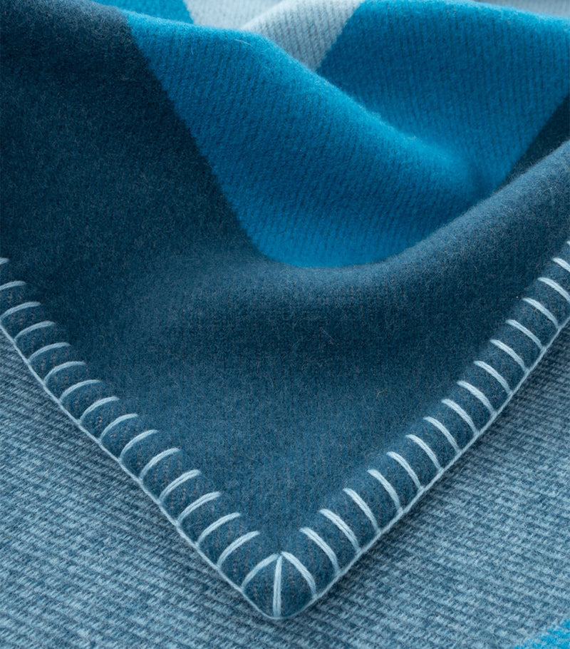 Begg x Co Valatzu Josef throw 137cm x 180cm - British product