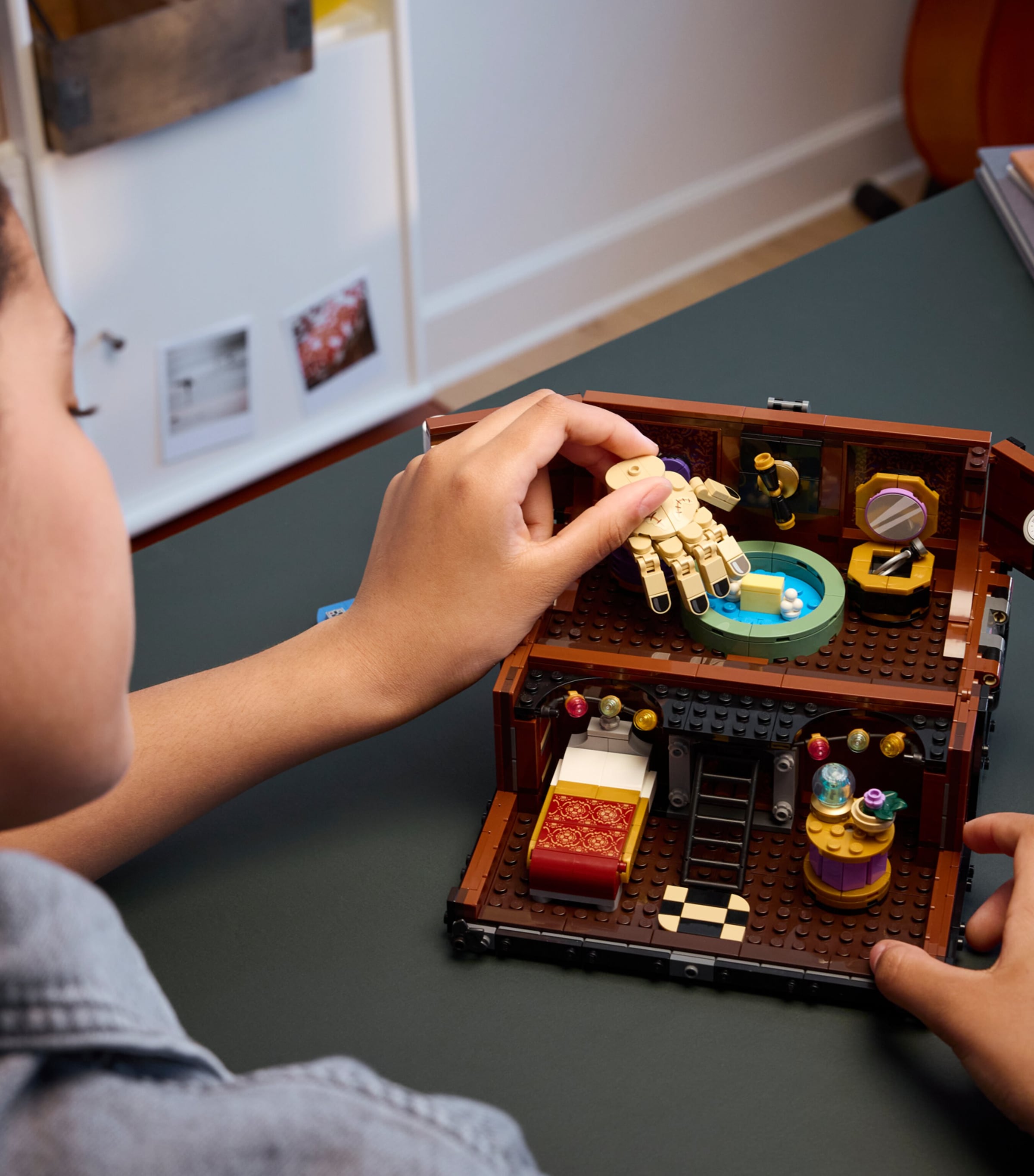 LEGO Wednesday Thing's Apartment building set, UK version