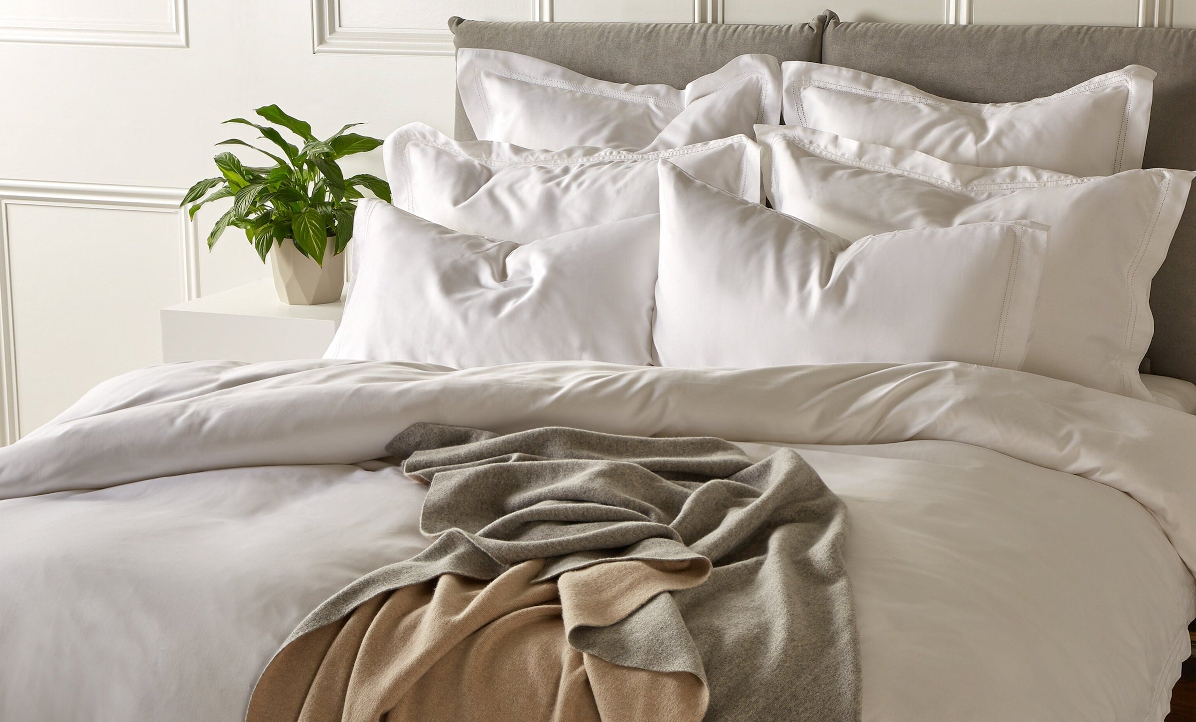 Harrods of London Silk Cotton King Duvet Cover Set 230cm x 220cm, UK version
