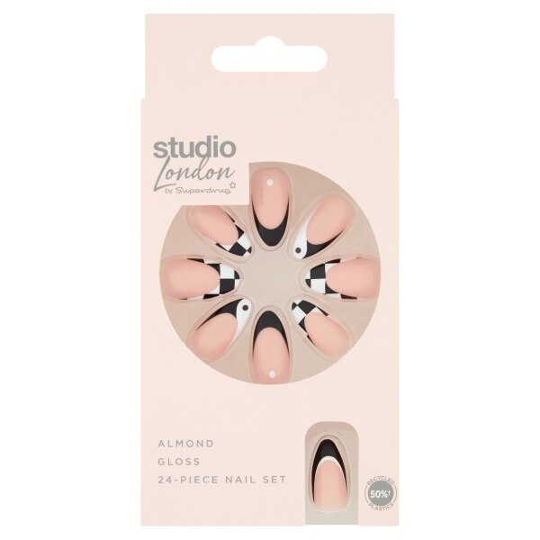 Superdrug Studio Black & White Yin Yang