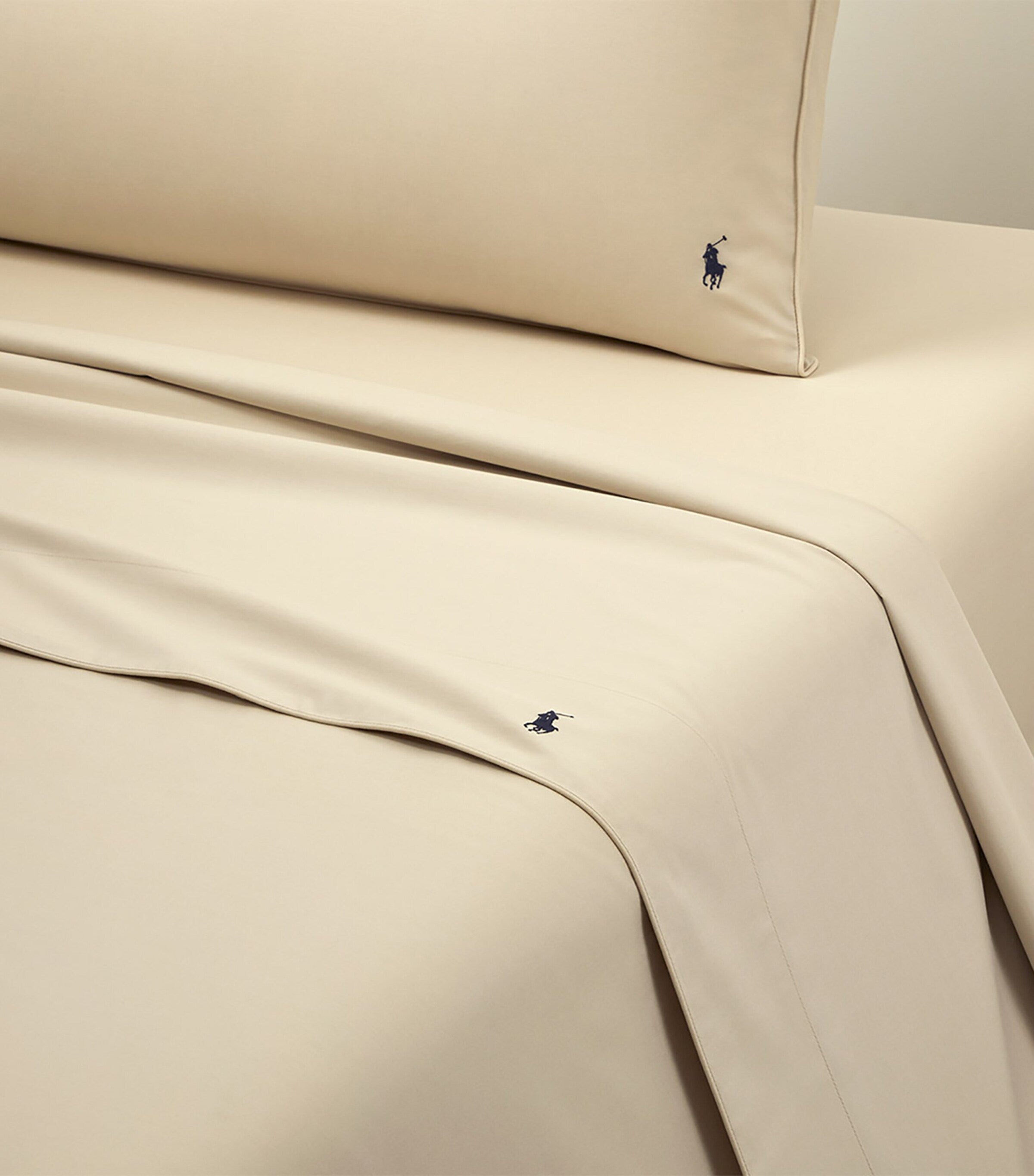 Ralph Lauren Cotton Player Super King flat sheet 270cm x 280cm, imported from the UK