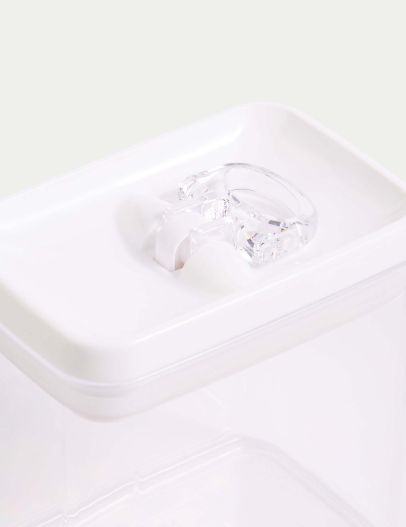 1.3L food storage container - British product