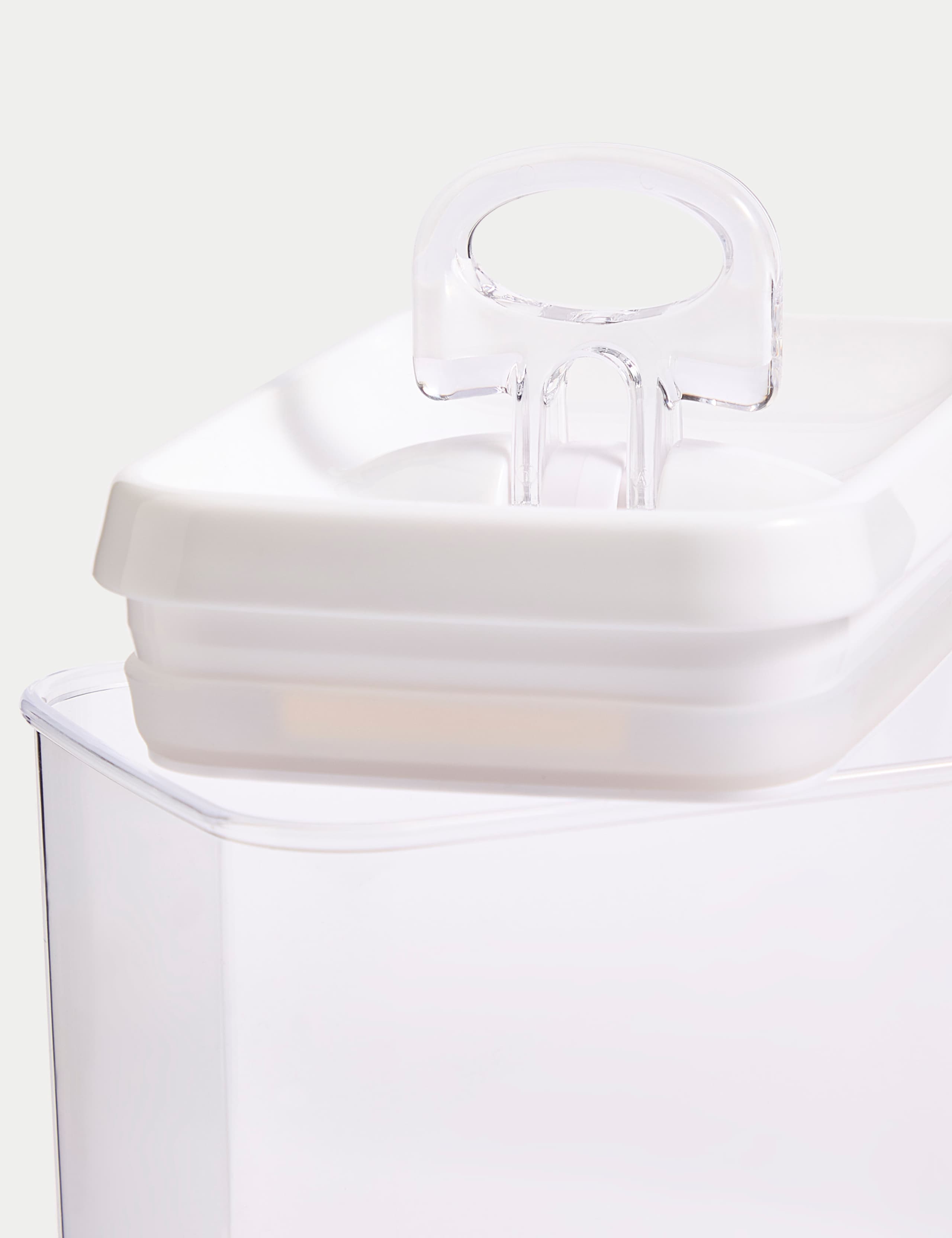 1.3L food storage container - British product
