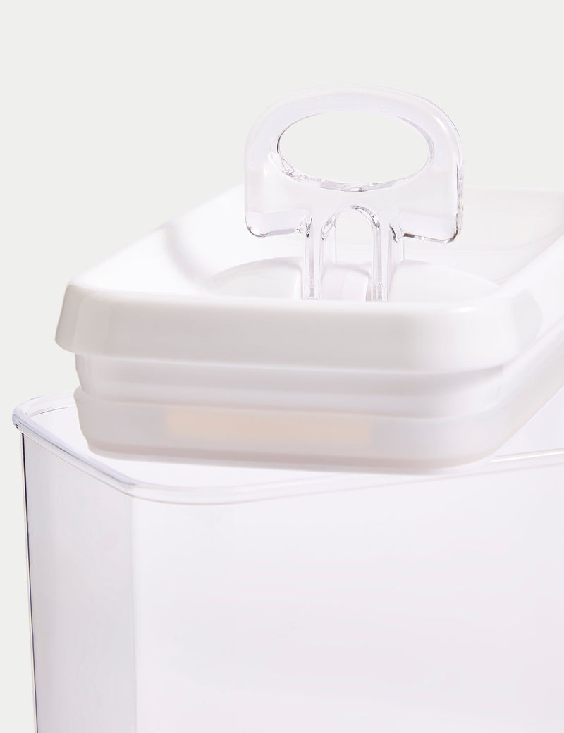 1.3L food storage container - British product