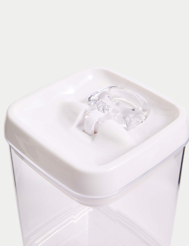 1.7L rectangular food storage container with flip-tight lid, UK version