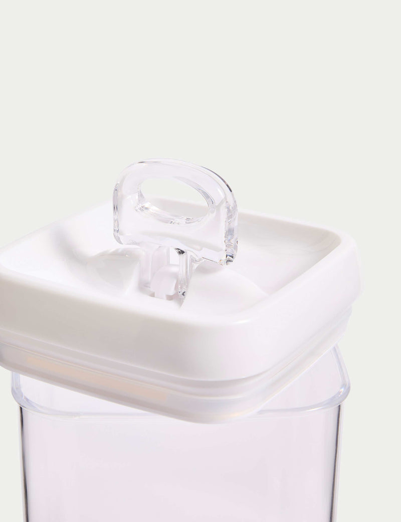 1.7L rectangular food storage container with flip-tight lid, UK version