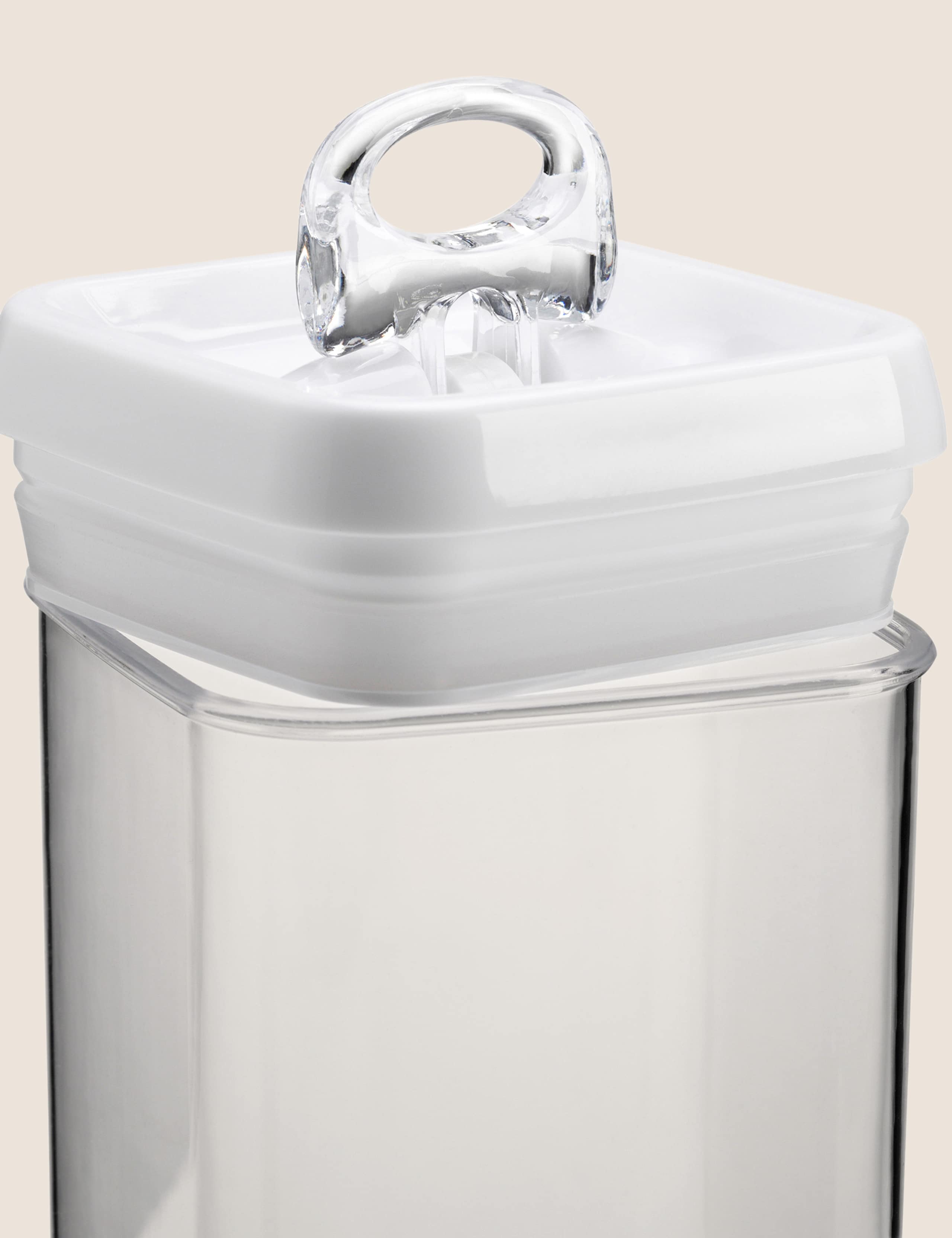 1.9L tall flip-tight food storage container, imported from the UK