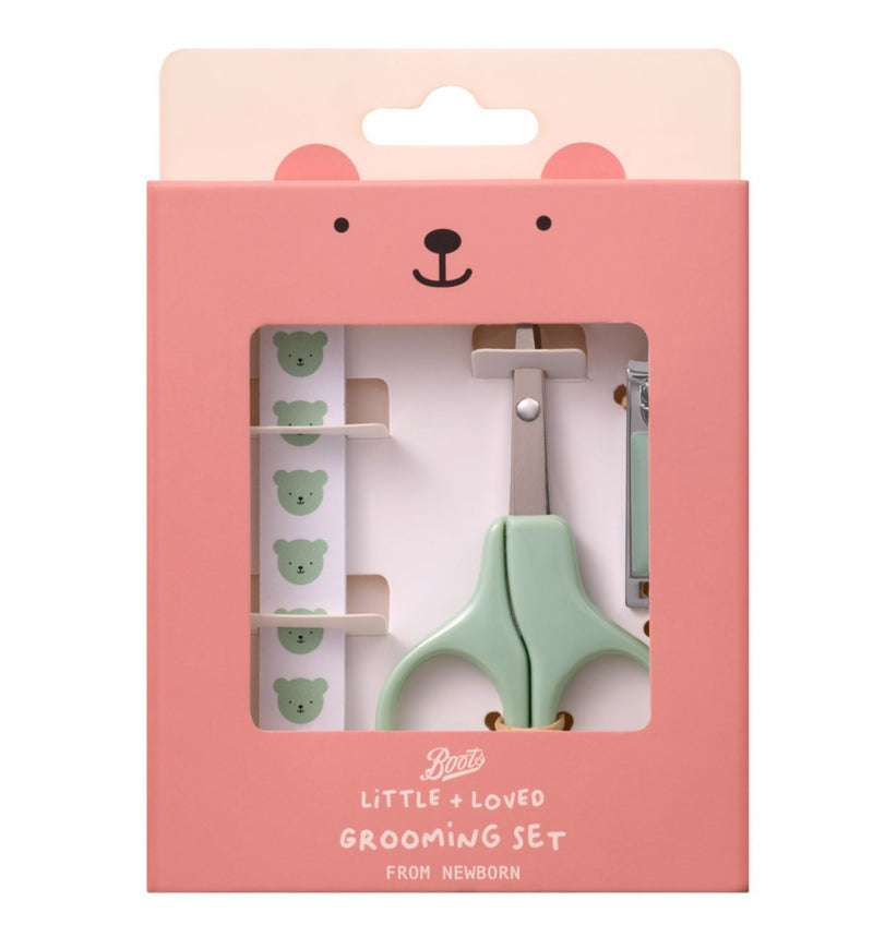Boots Little + Loved babypleiesett med neglesaks, importert fra Storbritannia