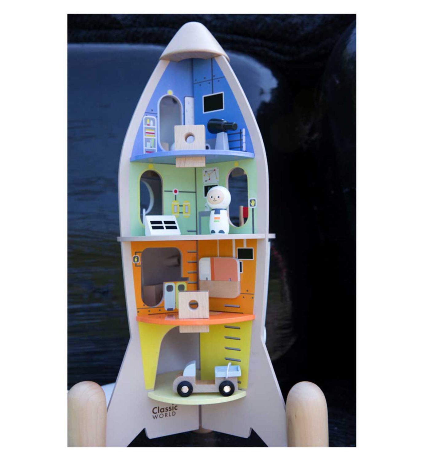 Classic World wooden rocket ship 51 pieces, imported from the UK