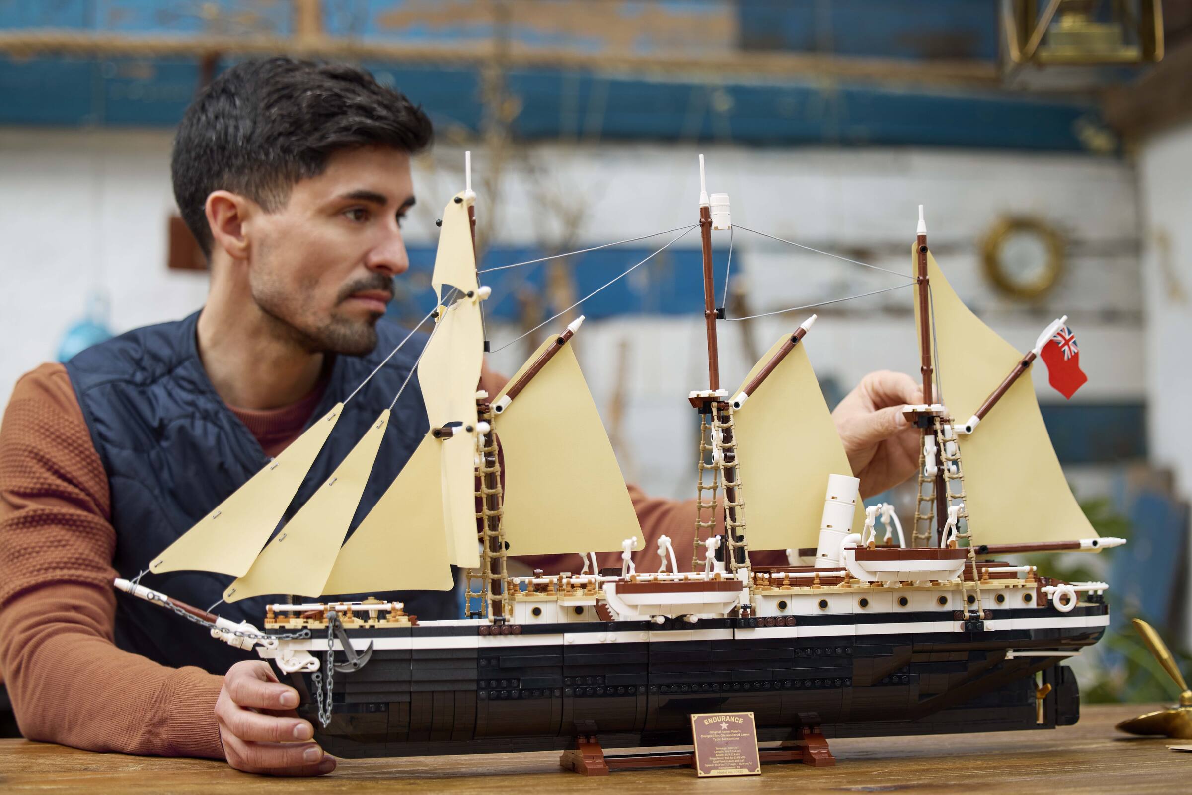 LEGO The Endurance 10335 Model Ship 3011 Pieces (British brand)