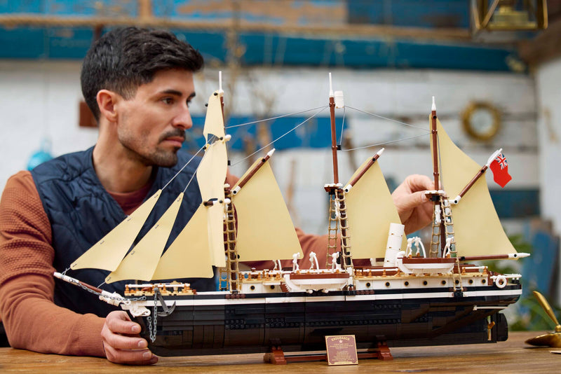 LEGO The Endurance 10335 Model Ship 3011 Pieces (British brand)