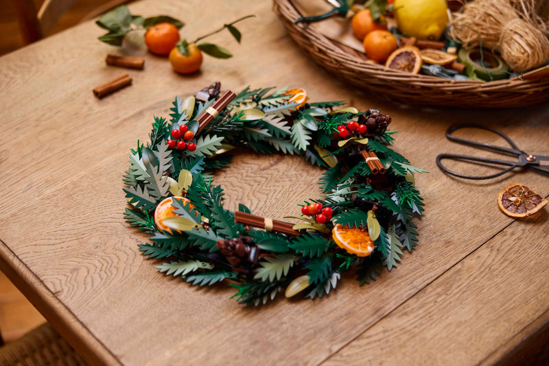 LEGO Botanical Wreath Model 1194 Piece Set (British brand)