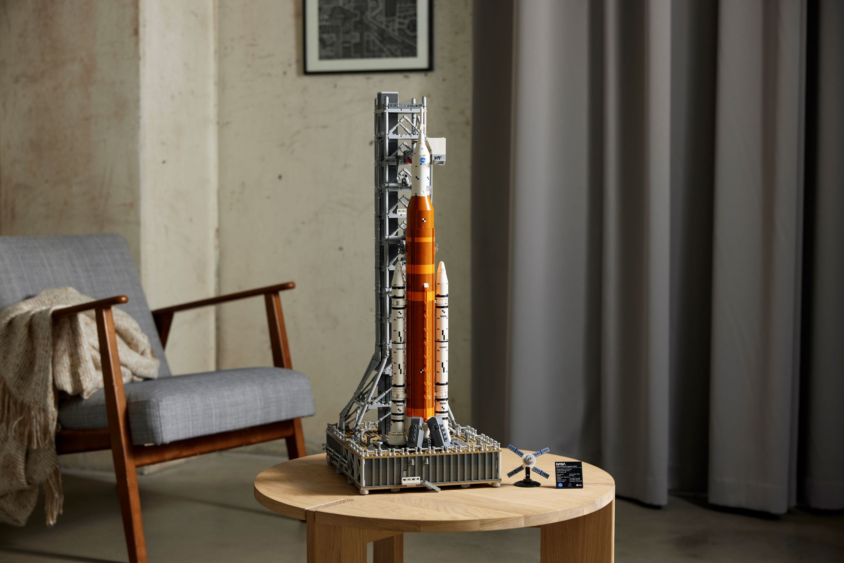 LEGO NASA Artemis Space Launch System model kit 3601 pieces, imported from the UK