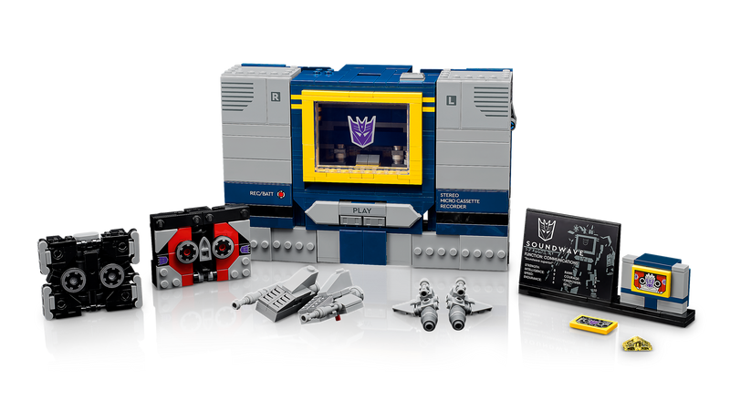 LEGO Transformers Soundwave 1505-piece set (British brand)