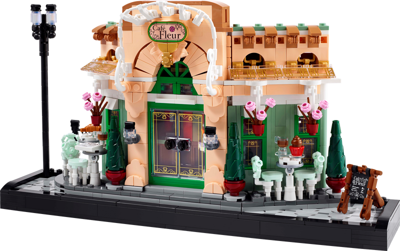 LEGO Icons French Café building set 1101 Pieces - British product