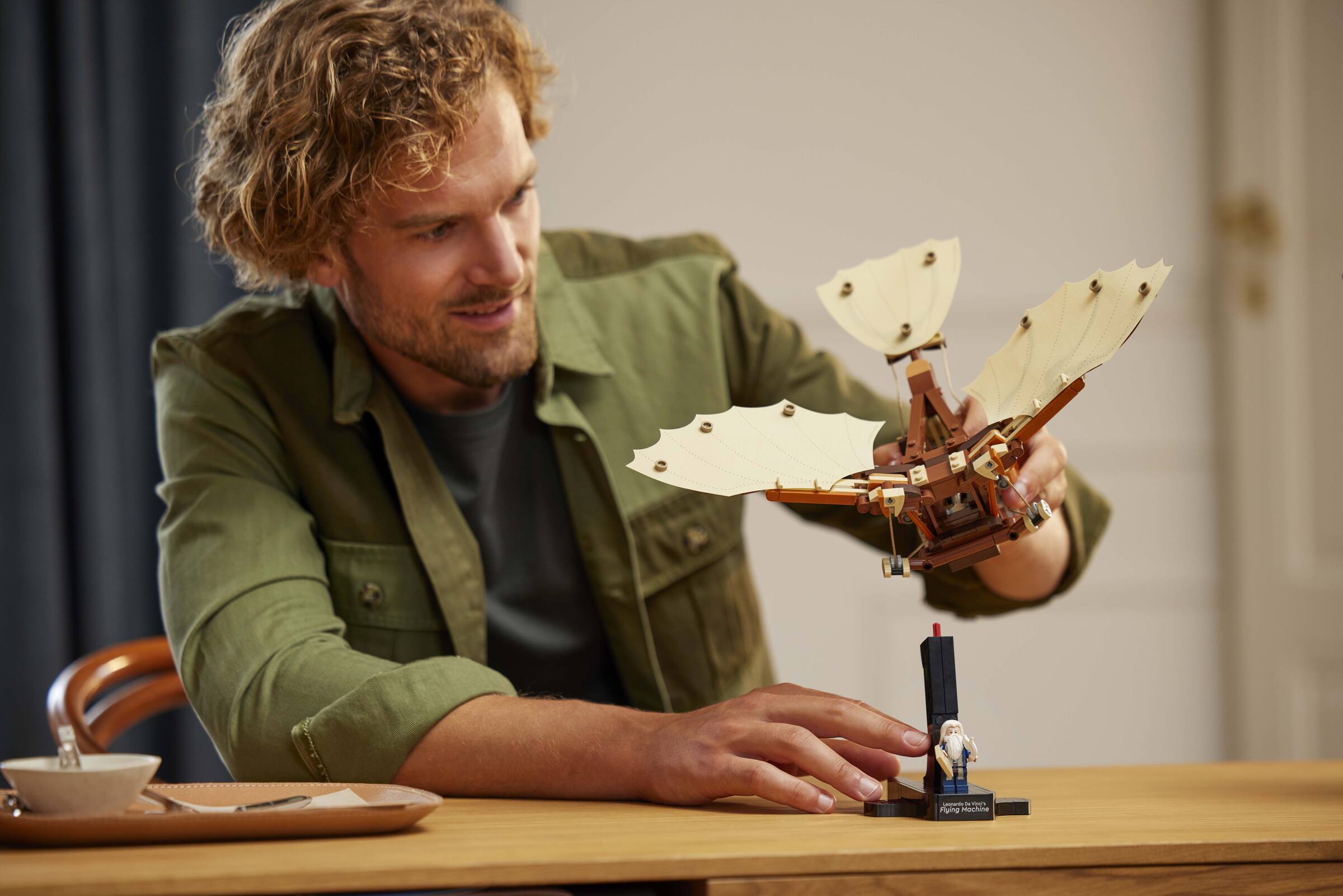 LEGO Icons da Vinci Flying Machine 493 Pieces, imported from the UK