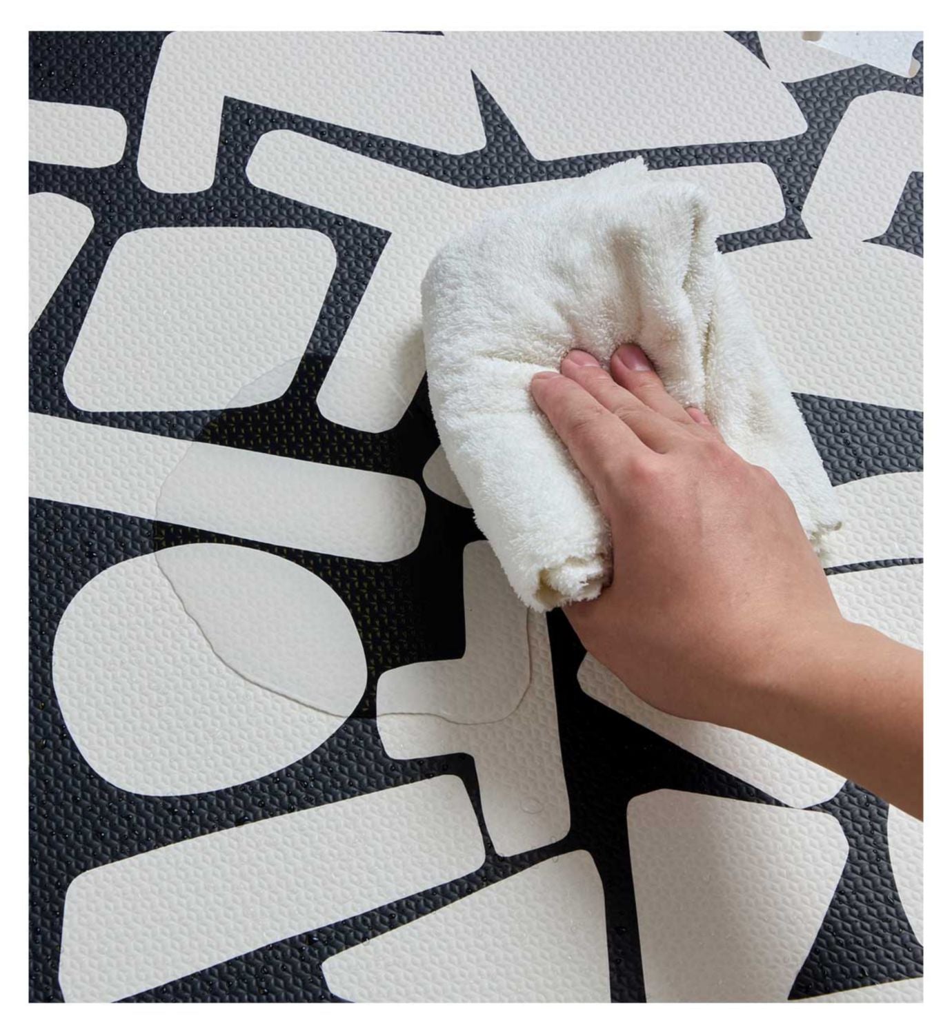 Tutti Bambini Infinity baby playmat Oddity Mono, UK version