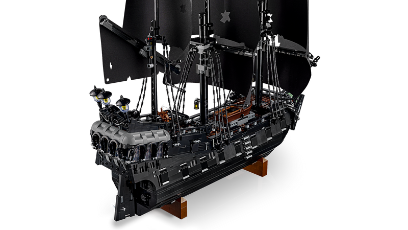 LEGO Captain Jack Sparrow's Pirate Ship 2862 Piece - British product