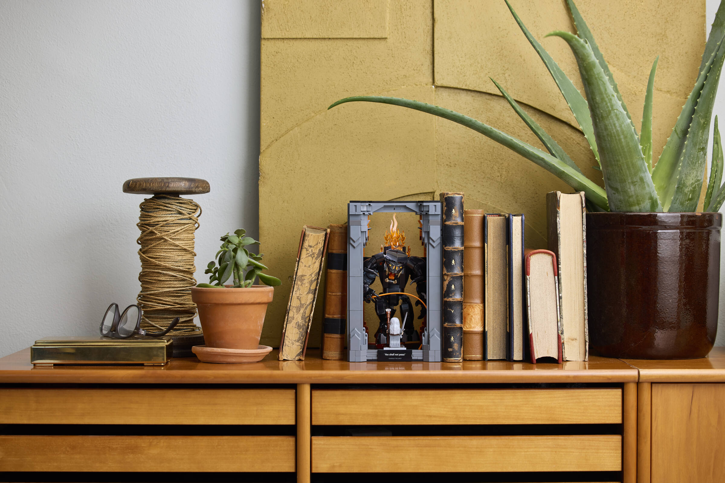 LEGO Balrog Book Nook 1201 Pieces imported from the UK