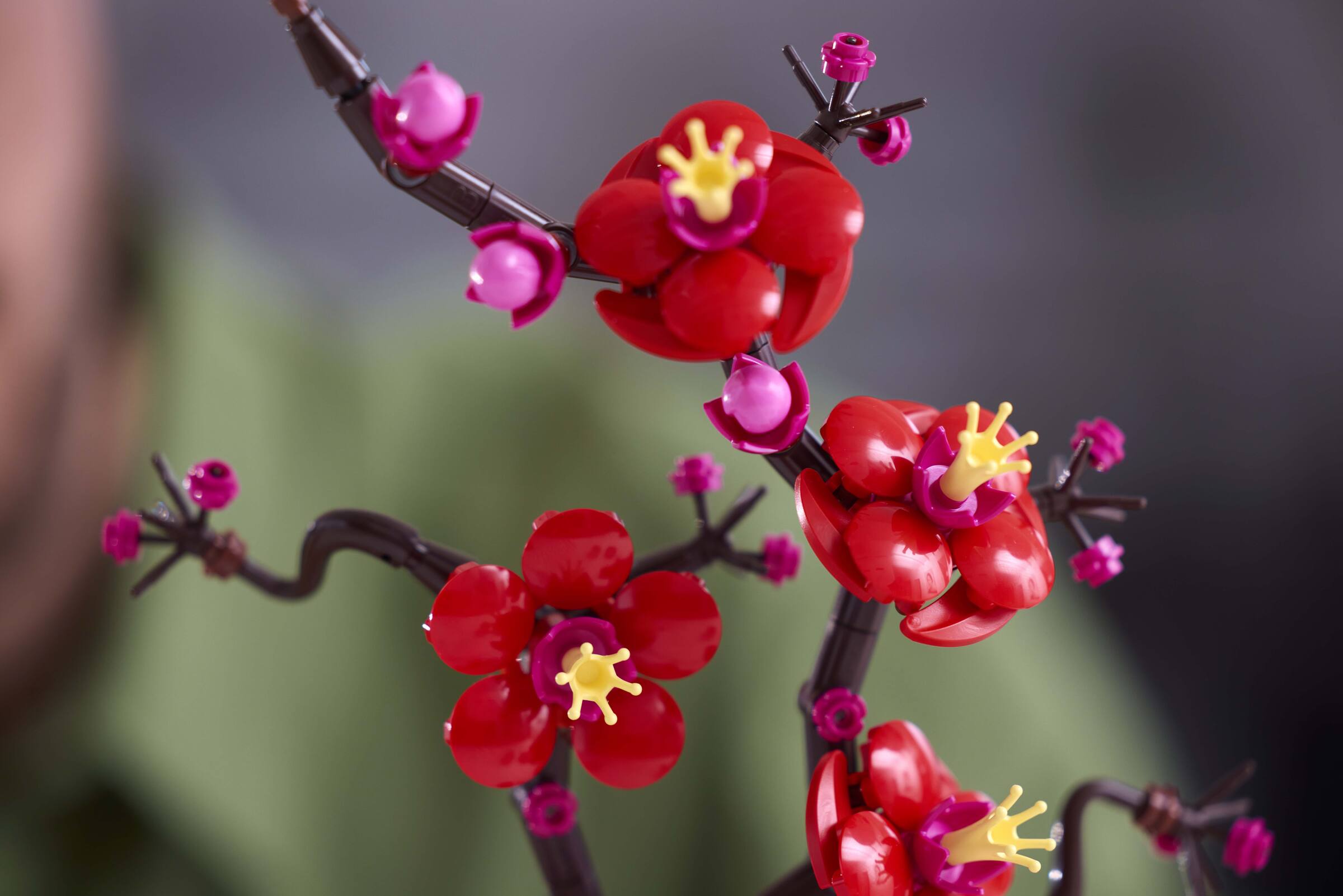 LEGO Plum Blossom Botanicals 327 Pieces, imported from the UK