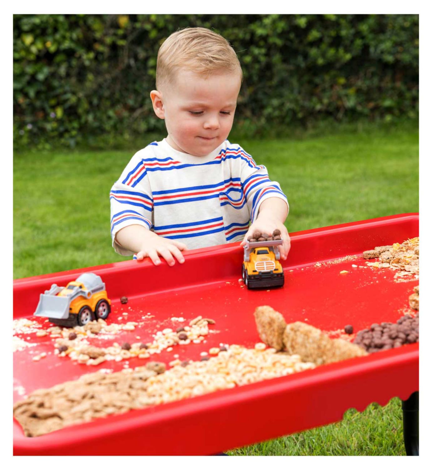 Toyrific Play Tray activity table with adjustable legs (British brand)