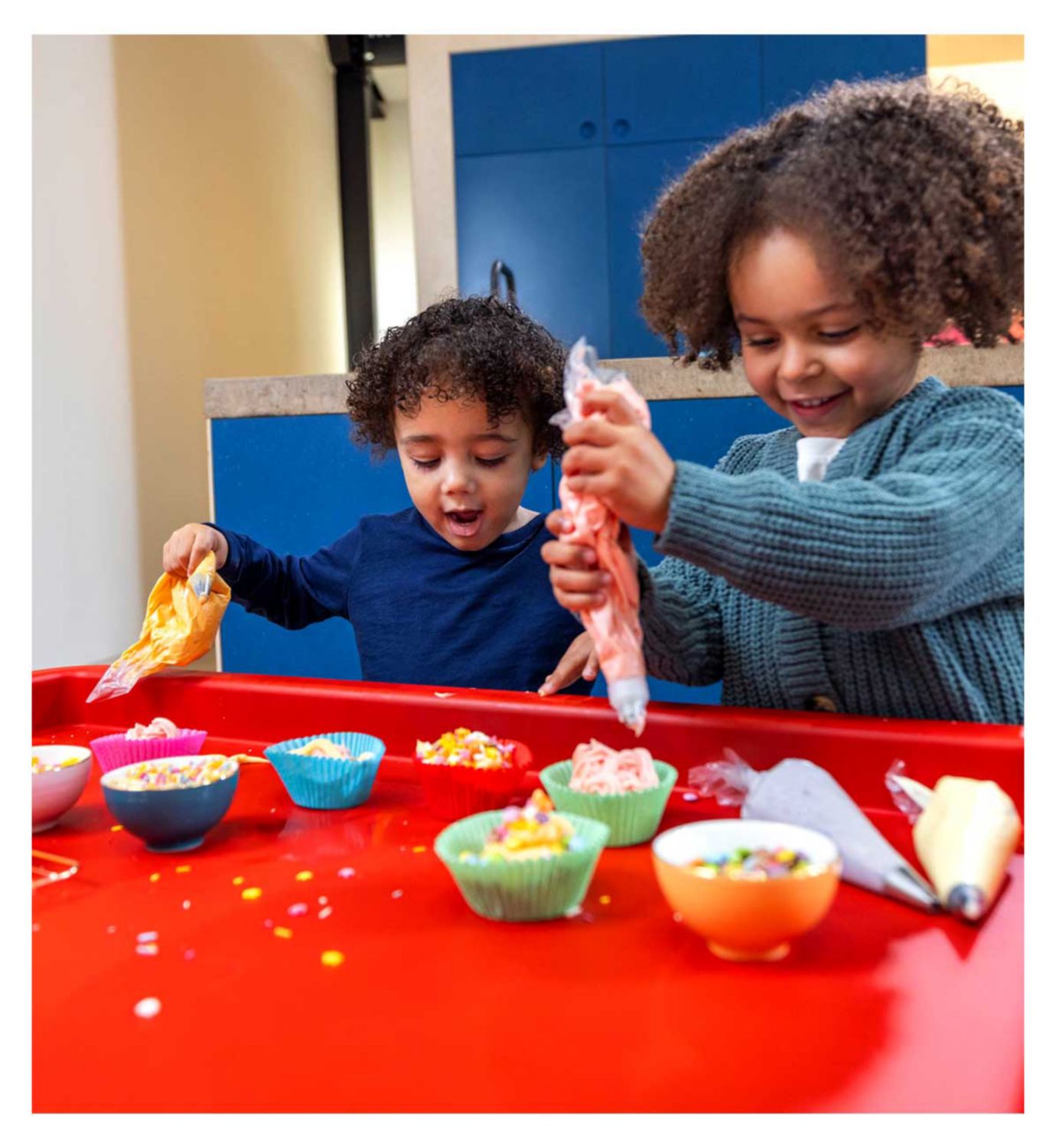 Toyrific Play Tray activity table with adjustable legs (British brand)