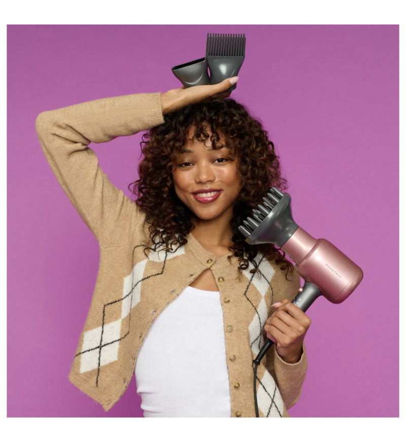 Wavytalk ionic hair dryer with accessories, UK version