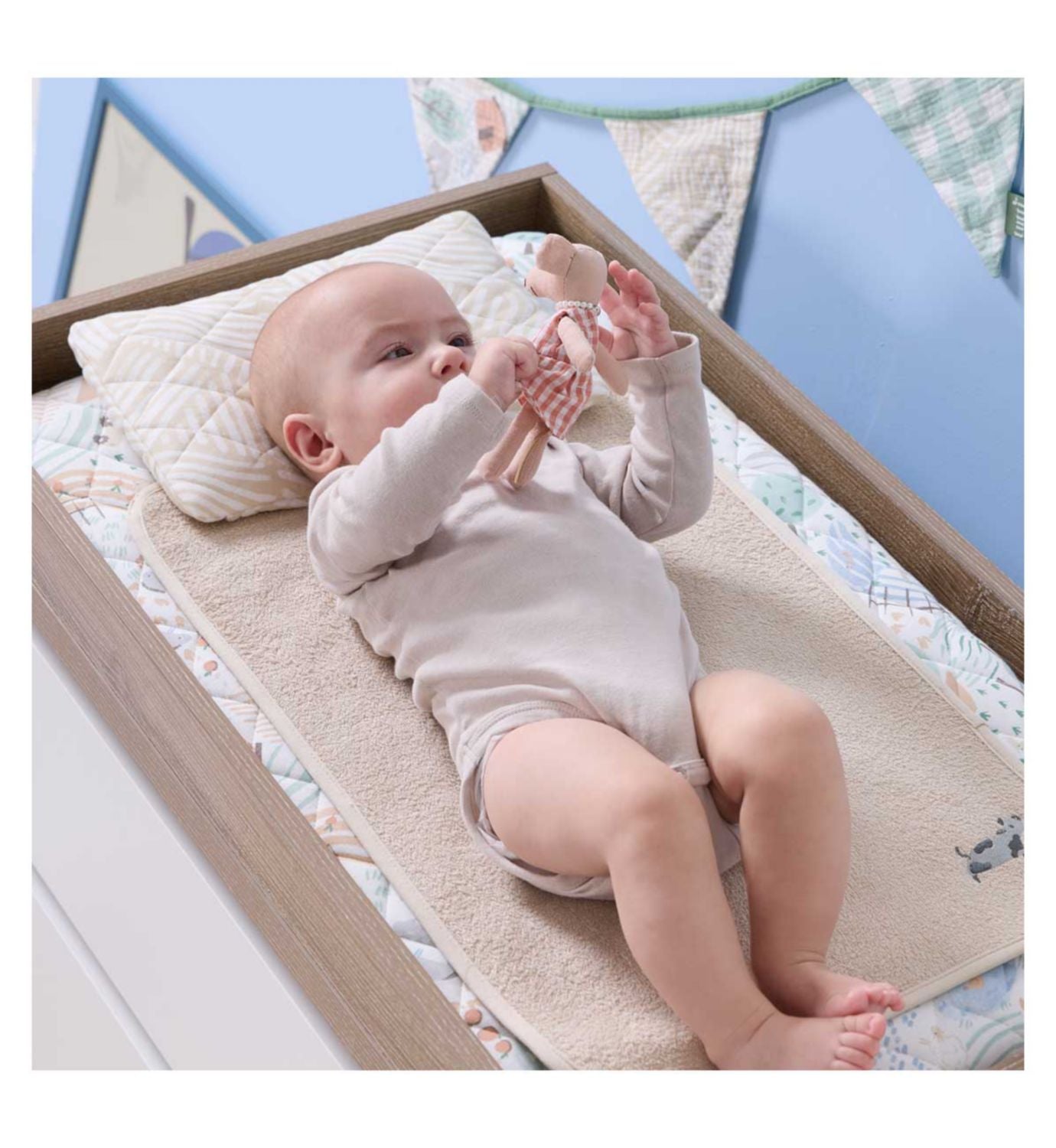Tutti Bambini Luxury Changing Mat with Cover Good Life, UK version