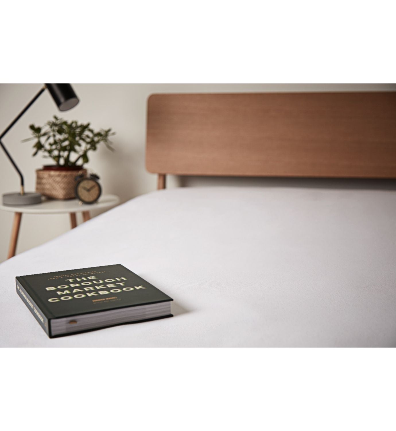 Panda bamboo mattress protector small double (British brand)