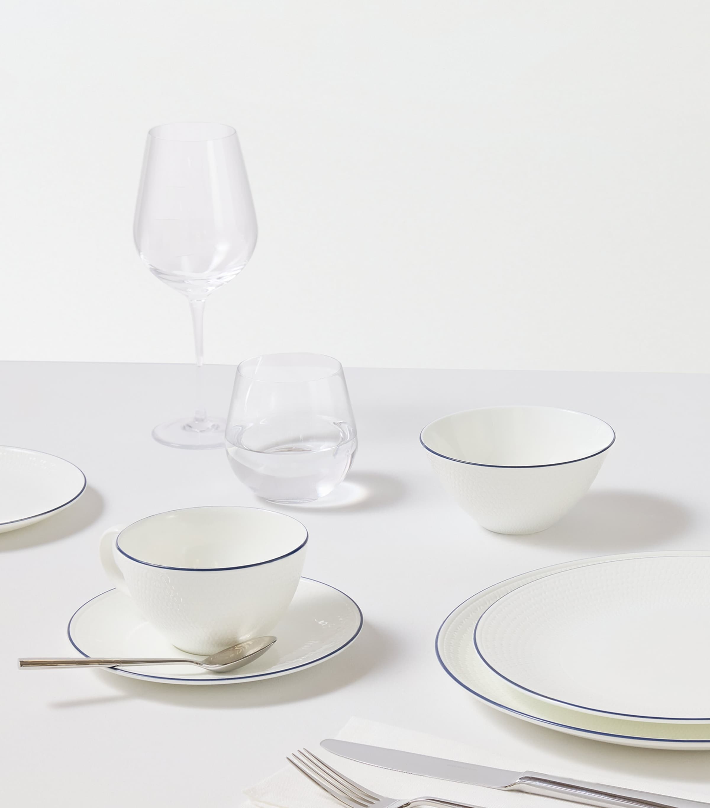 Wedgwood Gio Baijiu jug and cups set (British brand)