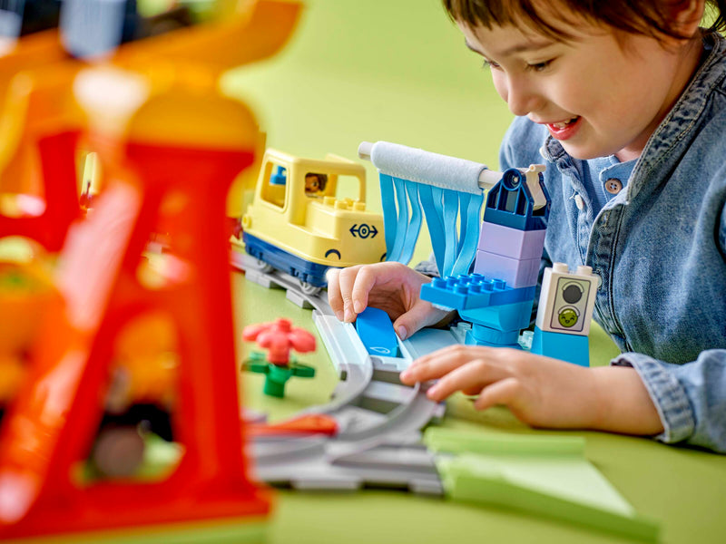 LEGO DUPLO Big Interactive Community Train, UK version