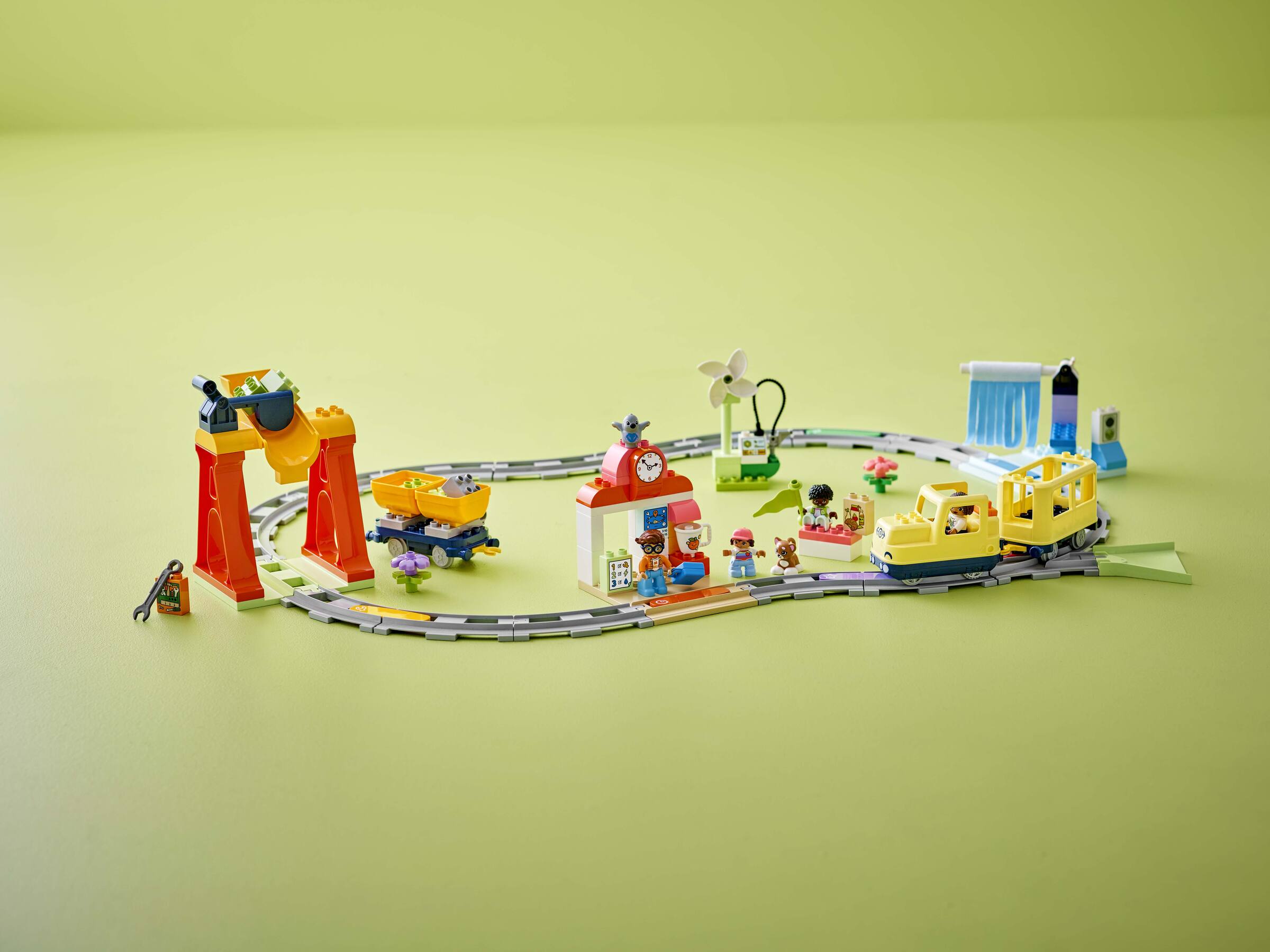 LEGO DUPLO Big Interactive Community Train, UK version