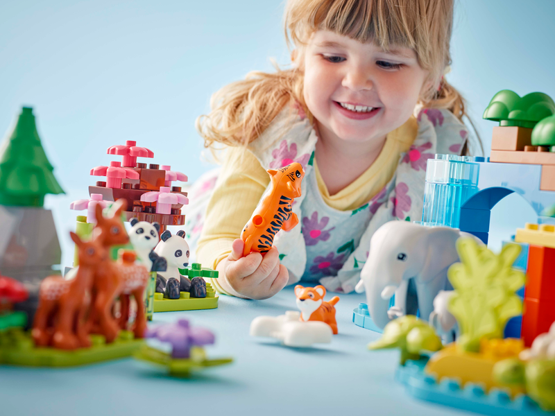 LEGO DUPLO Wild Animal Families Building Blocks 92 Pieces - British product