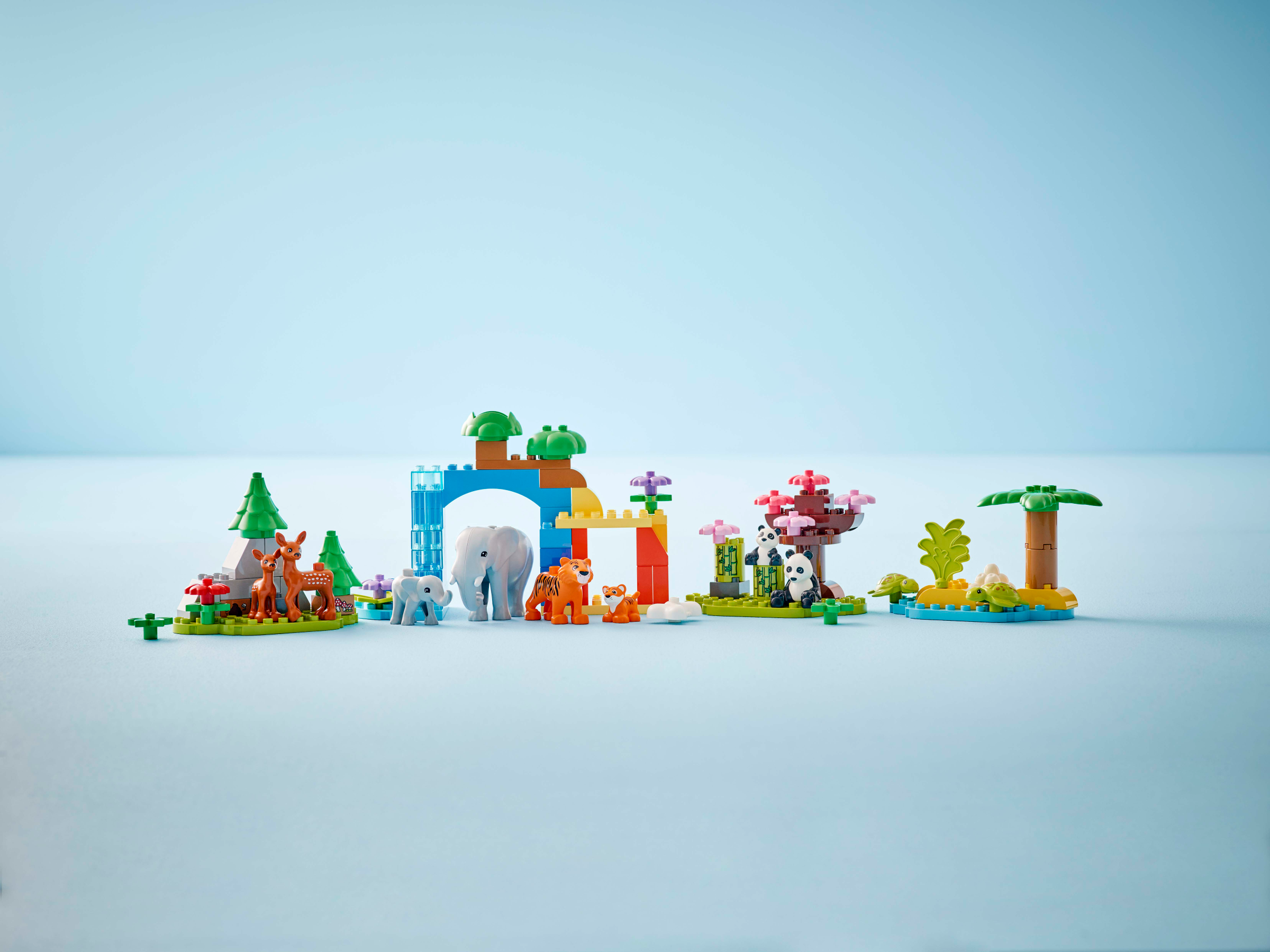 LEGO DUPLO Wild Animal Families Building Blocks 92 Pieces - British product