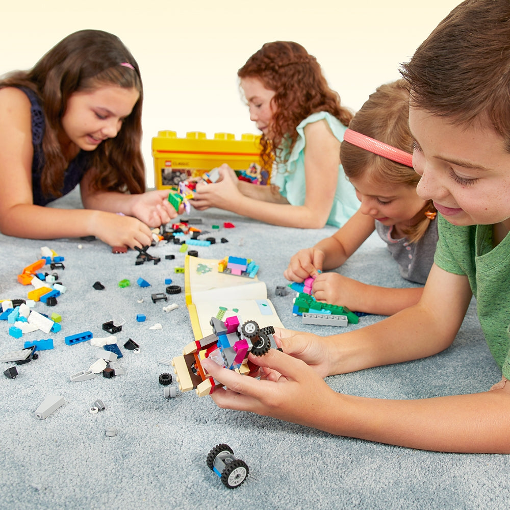 Lego Medium Creative Brick Box 484 Pieces, UK version