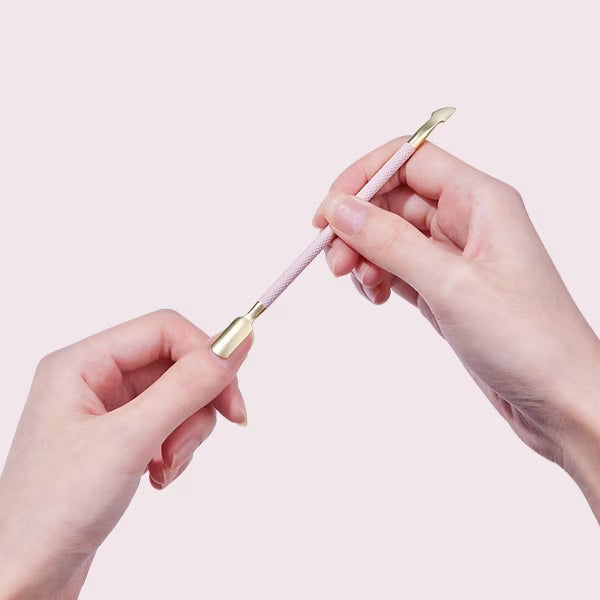 Studio London Cuticle Pusher Cleaner cosmetic tool (British brand)