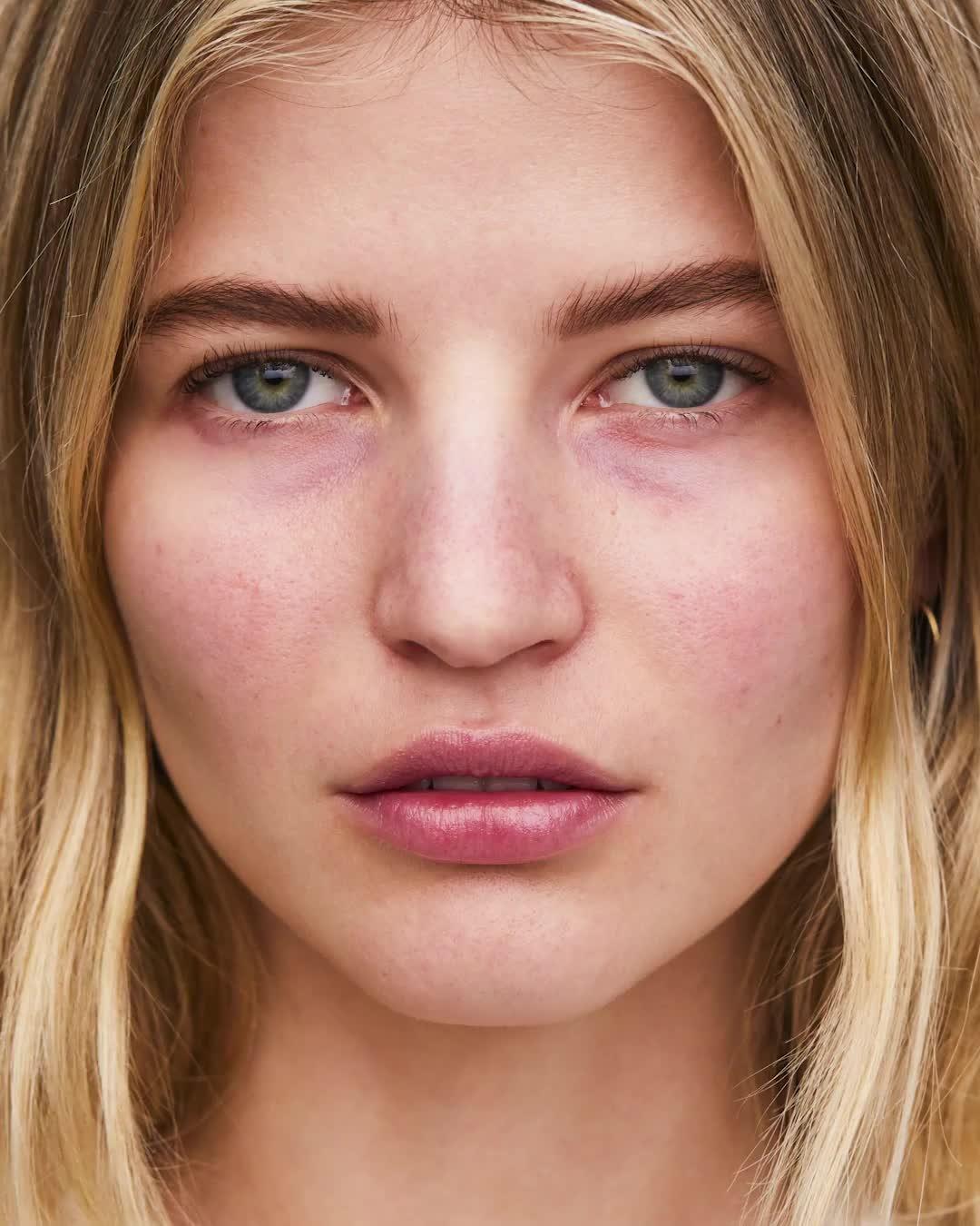 Hourglass Ambient Soft Glow Foundation 30ml, UK version