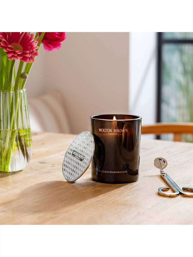 Molton Brown Rhubarb & Rose scented candle 190g - British product