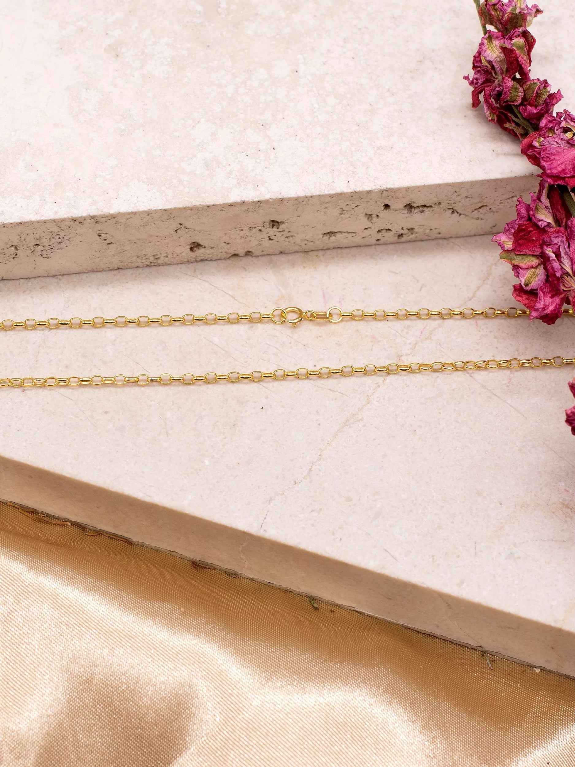 IBB 9ct gold oval link chain necklace, British brand