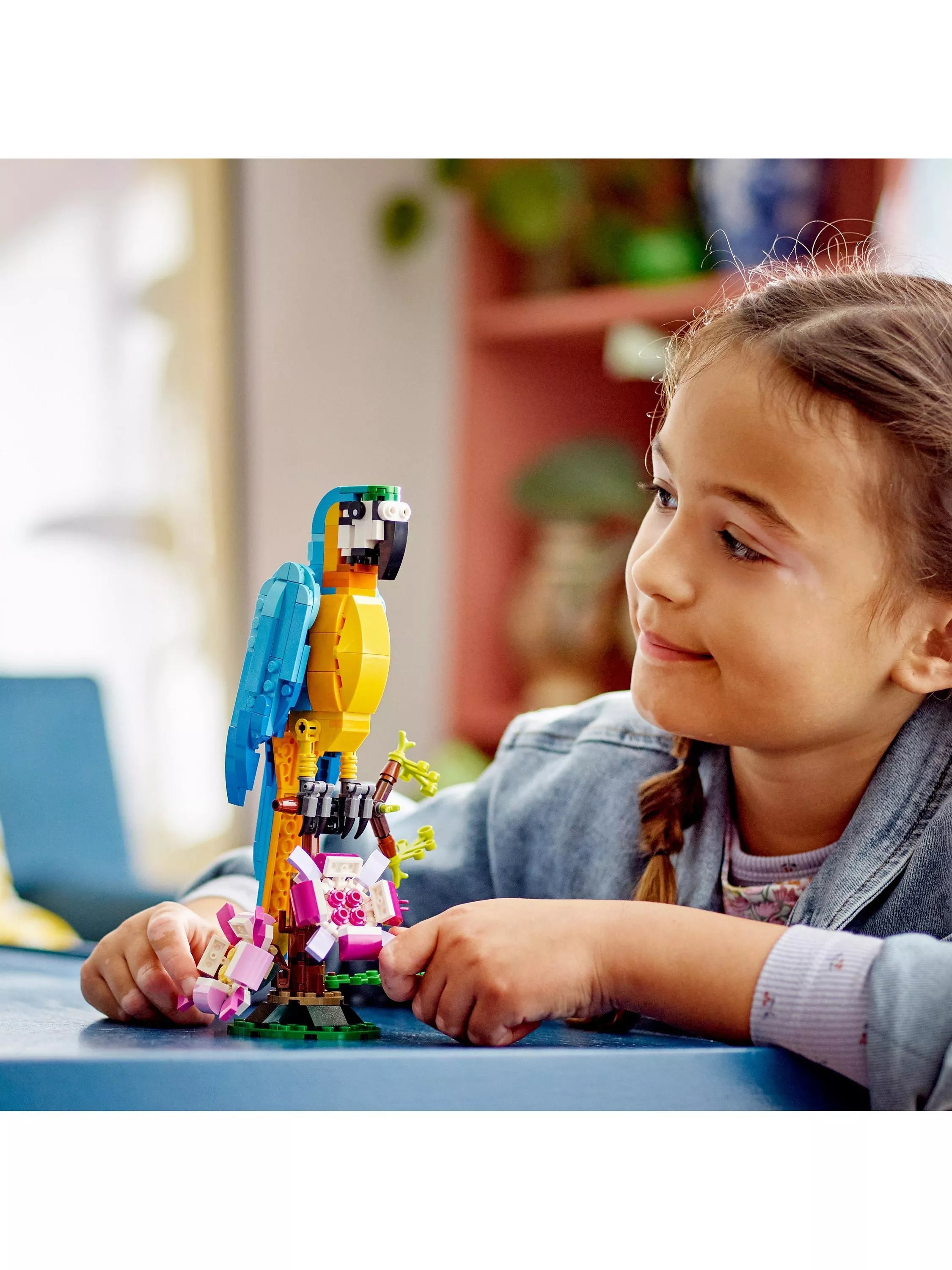 LEGO Creator 3-in-1 Exotic Parrot building set with 253 pieces, UK version