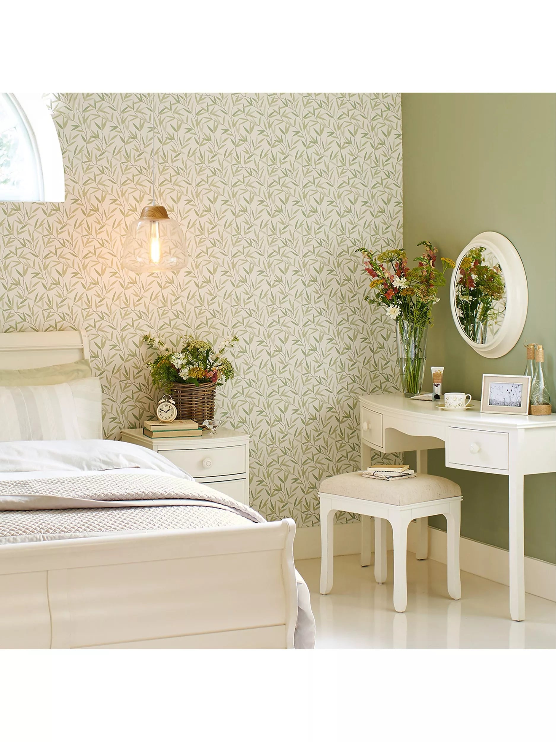 Laura Ashley Willow Leaf pattern wallpaper, UK version