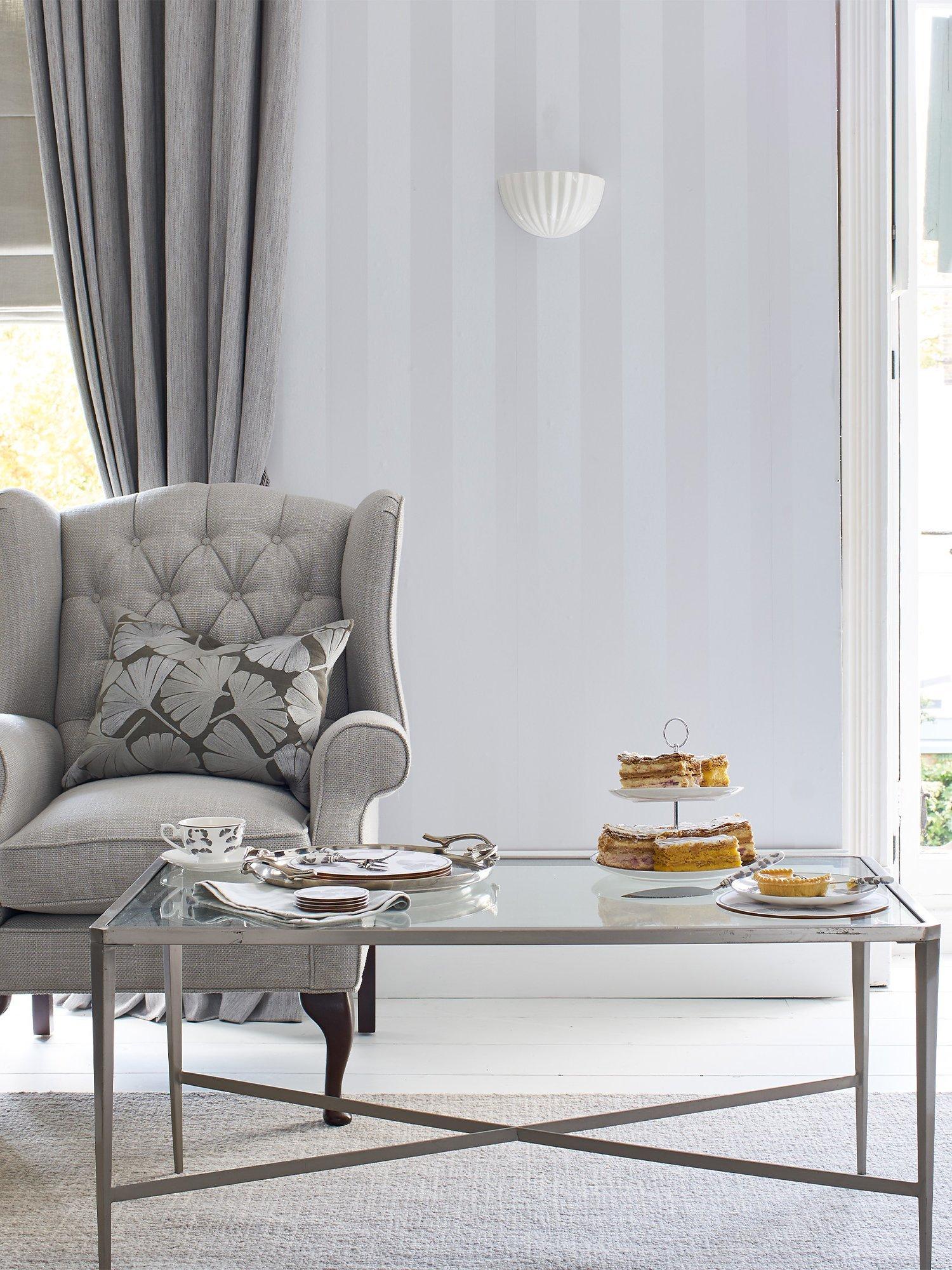 Laura Ashley Lille wallpaper, UK version
