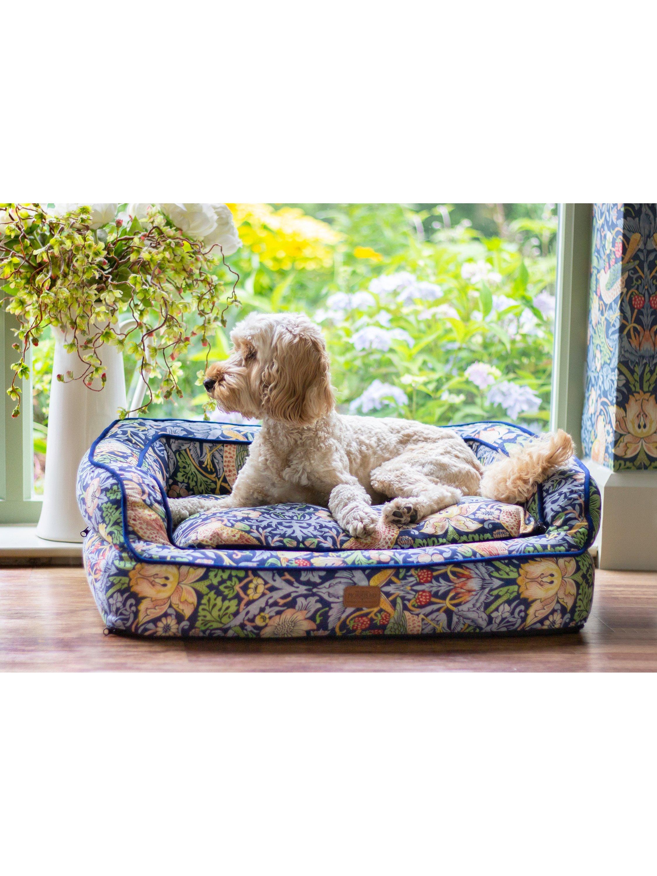 Morris & Co. Strawberry Thief dog bed medium - British product