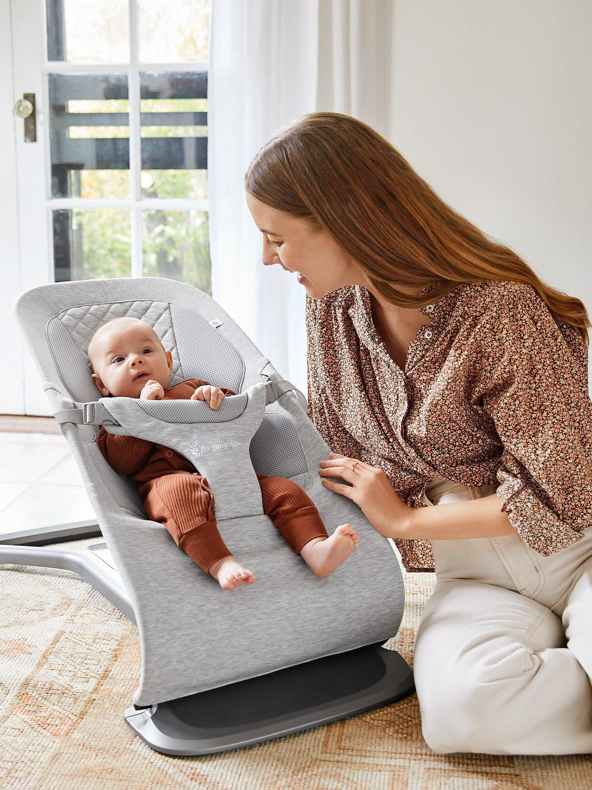 3-in-1 verstellbare Babywippe mit Neugeborenen-Einsatz und faltbarem Design