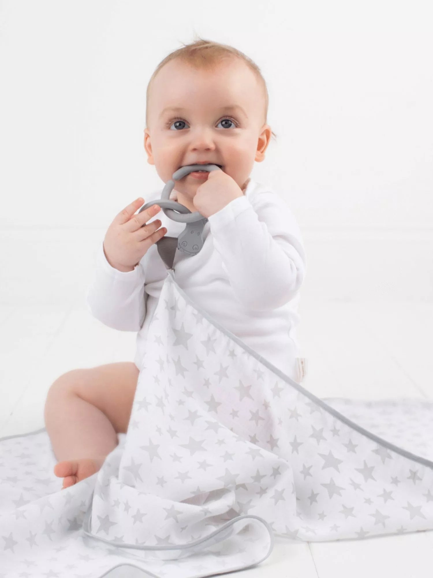 Cheeky Chompers multi muslin breastfeeding cover, silver stars (British brand)
