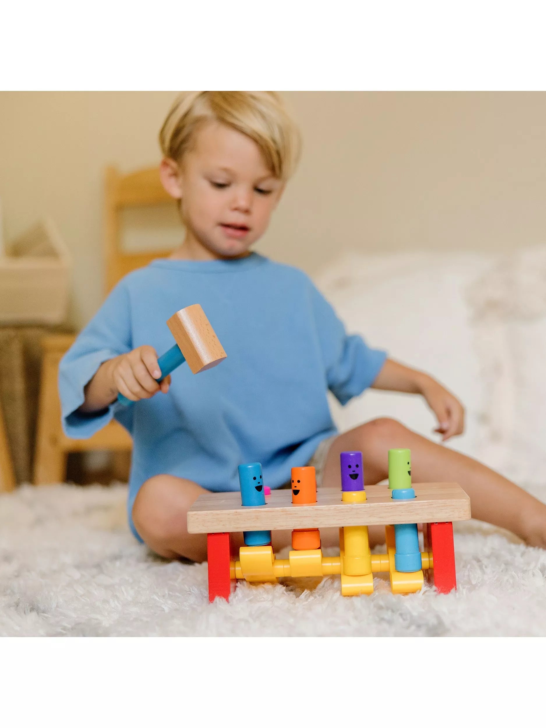 Melissa & Doug Deluxe Peekaboo Pounding Bench toy, UK version