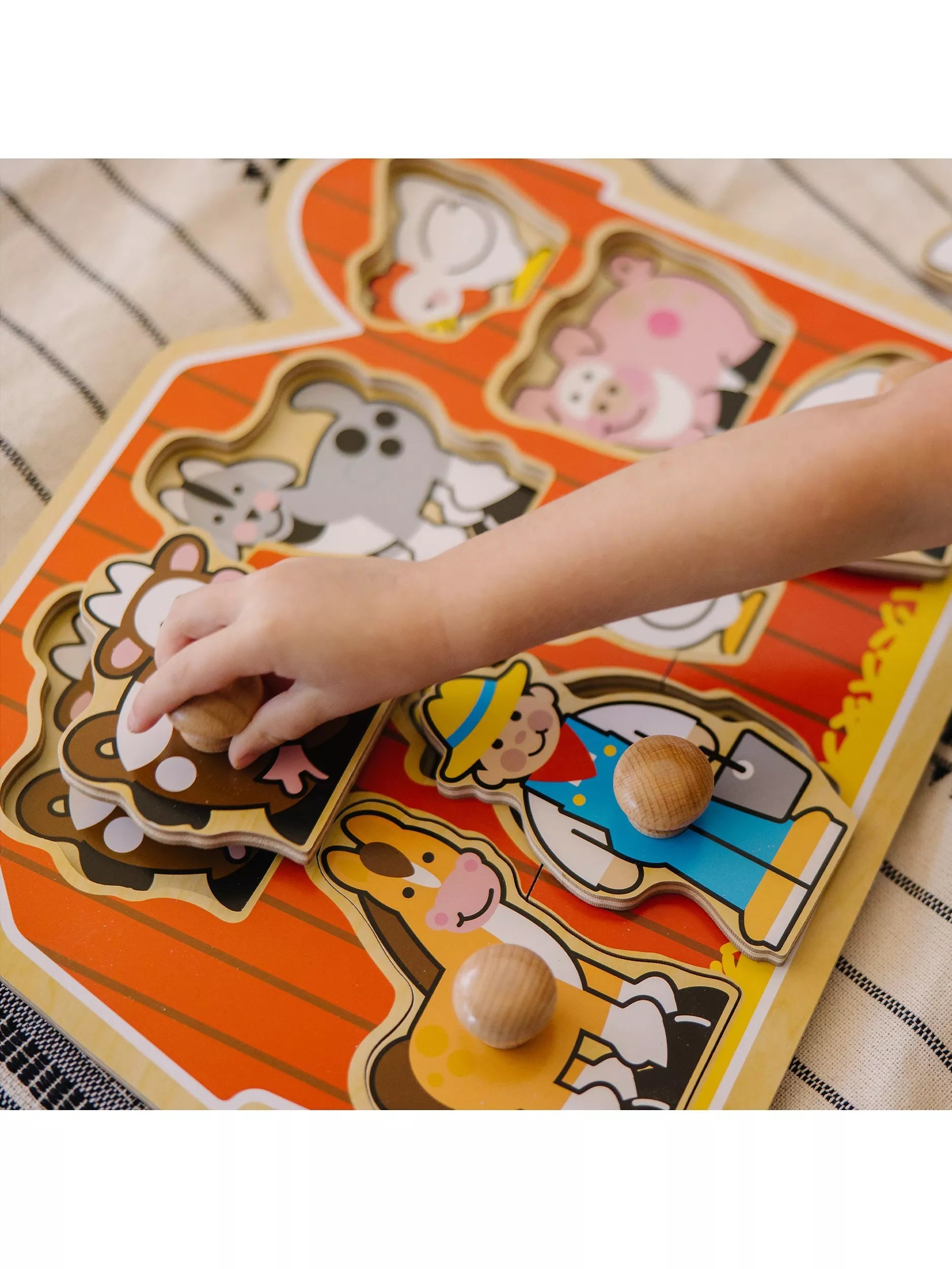 Melissa & Doug Large Farm Animal Peg Puzzle, Eight Wooden Pieces, imported from the UK