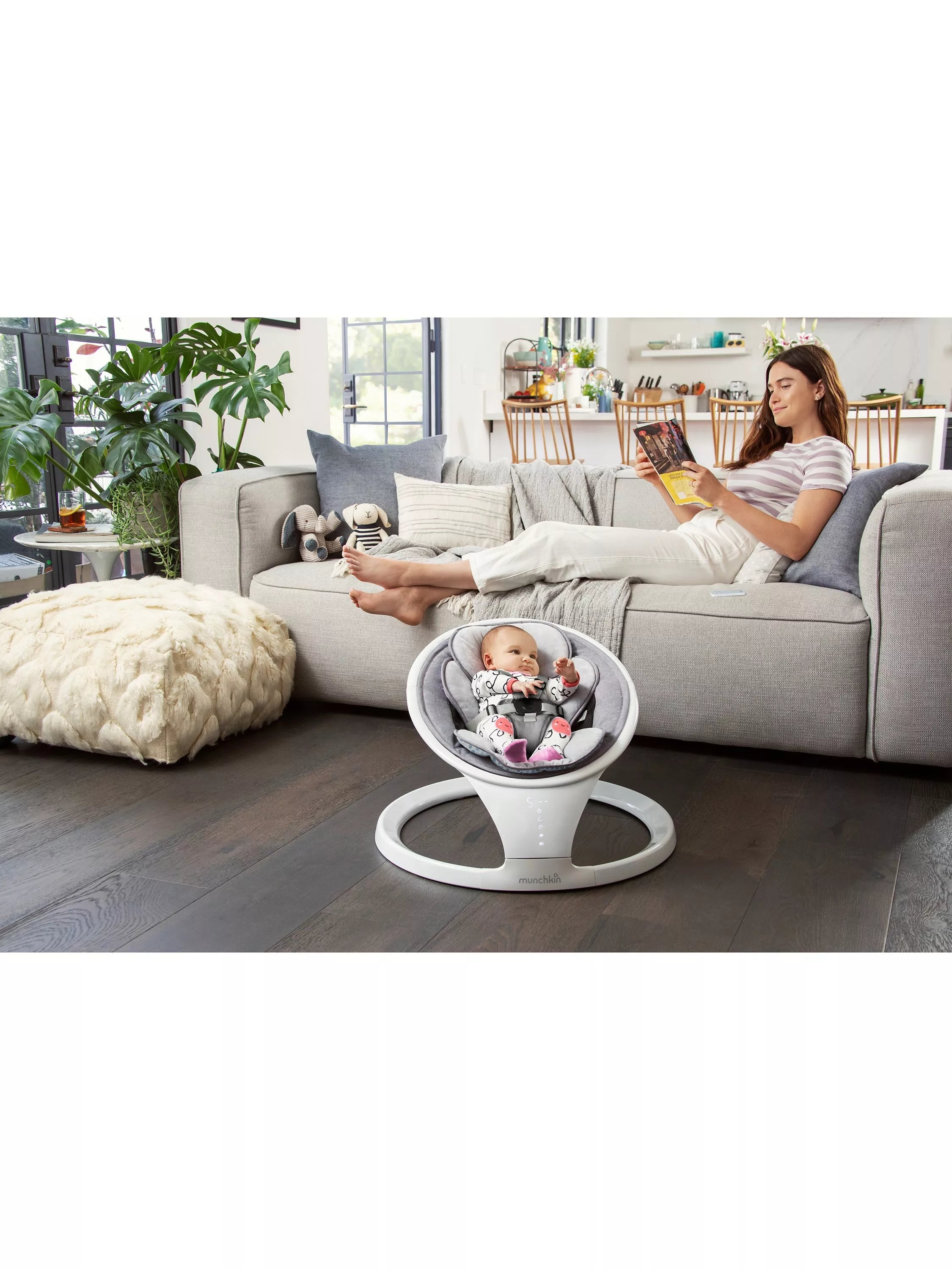 Munchkin Bluetooth baby swing lightweight, UK version