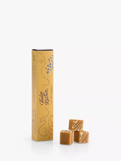 Clotted Cream Fudge mit weißer Schokoladendrizzle, 132g